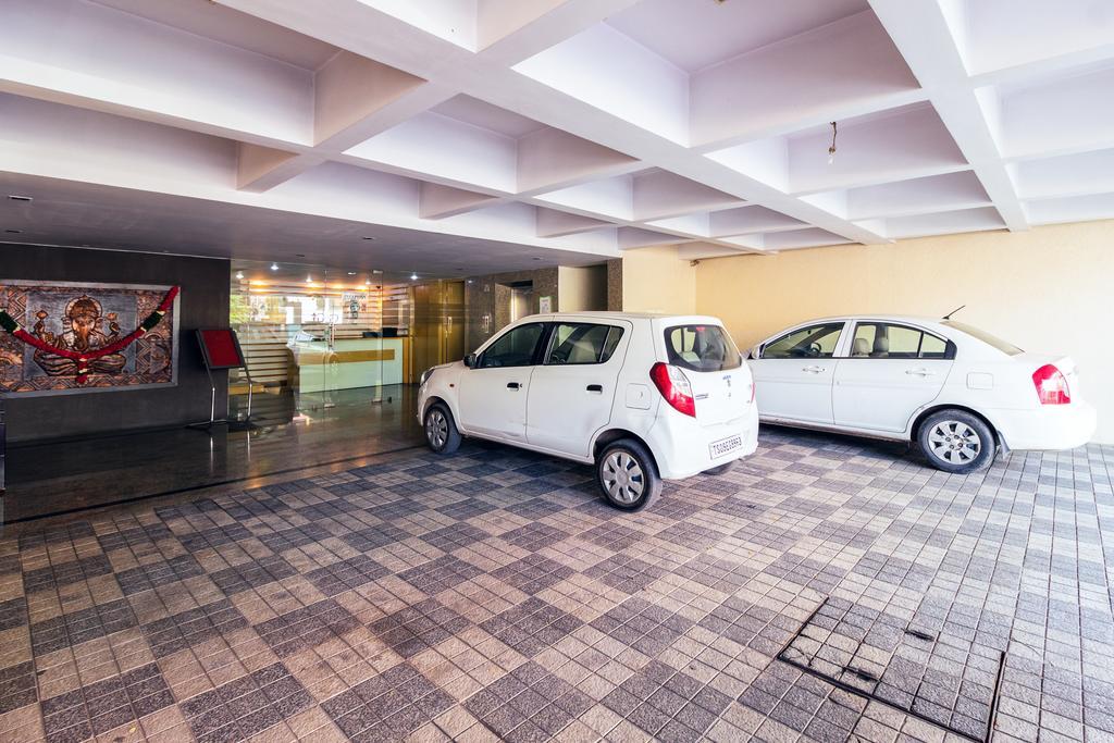 Oriva Vinflora Residency - Nr Lv Prasad Hospital, Banjara Hills Hotel Hyderabad Exterior photo